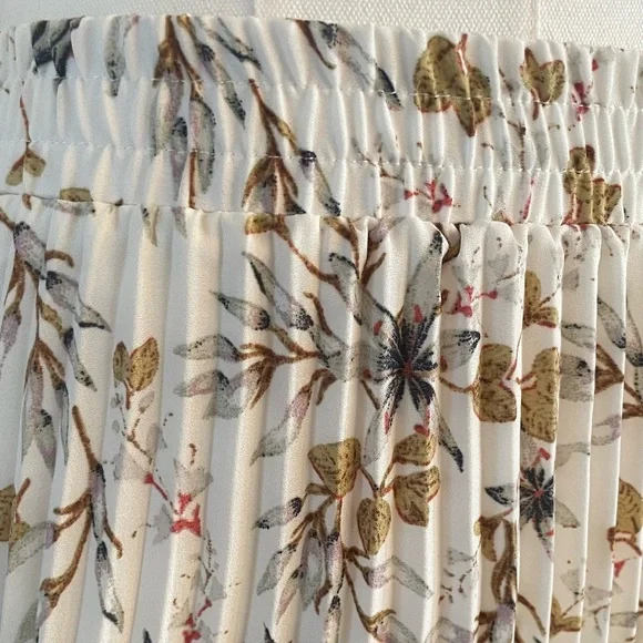 White floral pleated long skirt - Picture 5 of 9